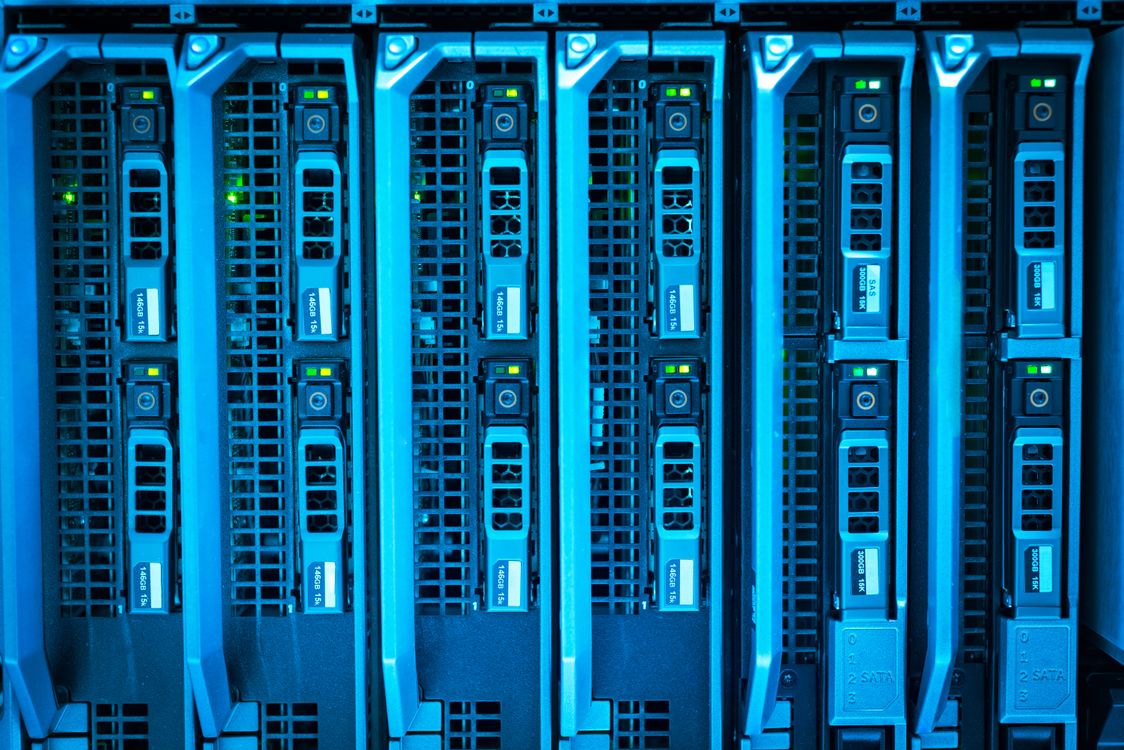 Database Relasional vs NoSQL: Cara Memilih Fondasi yang Tepat untuk Sistem Anda